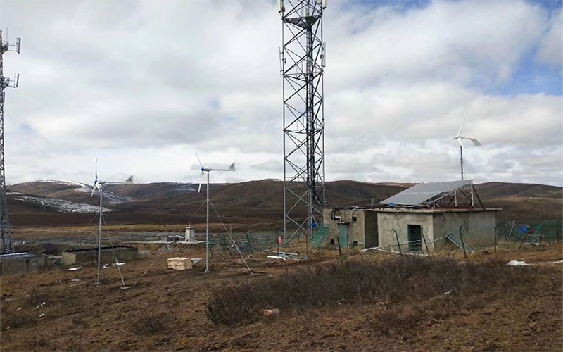 簡述分布式光伏發(fā)電與小型風力發(fā)電機的區(qū)別與關聯(lián)性