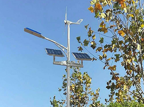 南京歐陸300W風光互補發電機成功應用在城市道路上