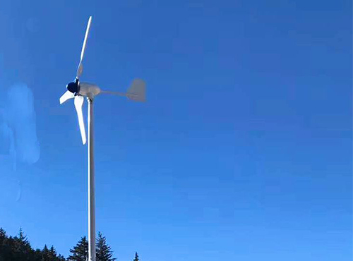 南京歐陸電氣風(fēng)光互補離網(wǎng)發(fā)電案例 設(shè)備配置功率為風(fēng)機500W